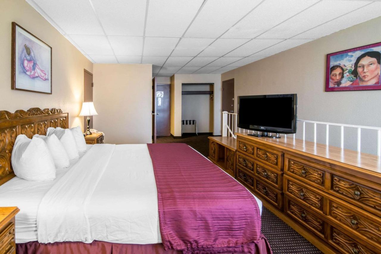 Quality Inn Таос Экстерьер фото