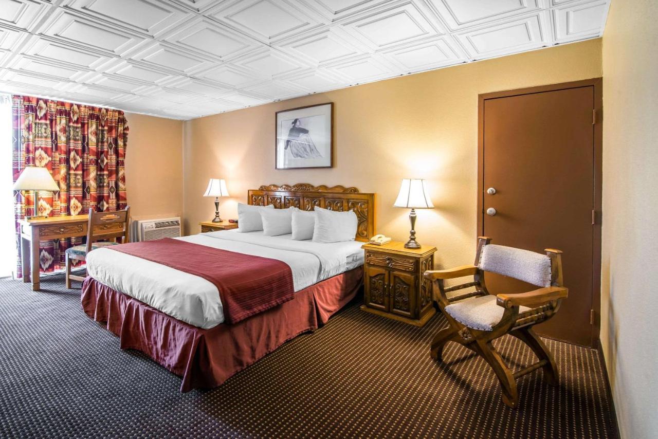 Quality Inn Таос Экстерьер фото